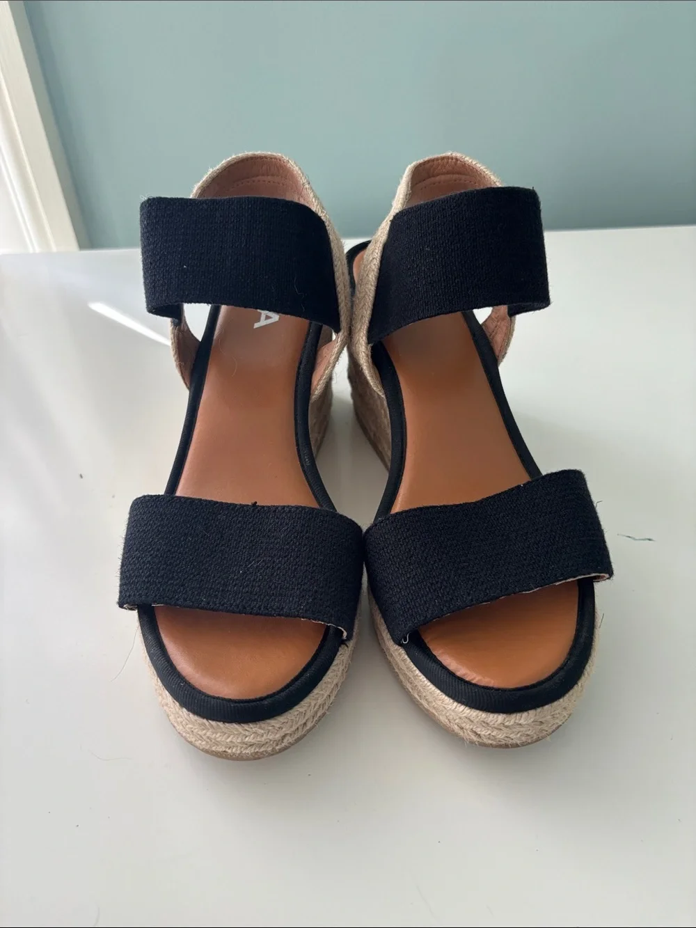MIA Brittni black wedge